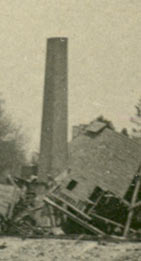 Photo de l'usine explosée dont il ne reste plus que la cheminée en Ham pendant la Grande Guerre de 14-18 WW1